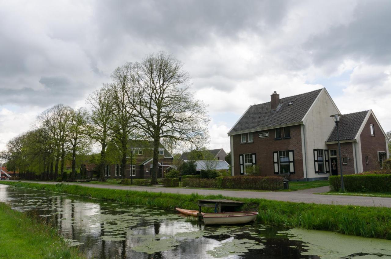 4p chalet TOLVE met 2 fietsen vlakbij natuurgebieden Drents Friese Wold, Fochteloërveen en gevangenisdorp Veenhuizen Oosterwolde  Buitenkant foto