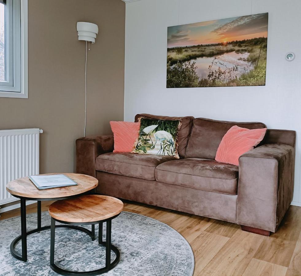 4p chalet TOLVE met 2 fietsen vlakbij natuurgebieden Drents Friese Wold, Fochteloërveen en gevangenisdorp Veenhuizen Oosterwolde  Buitenkant foto