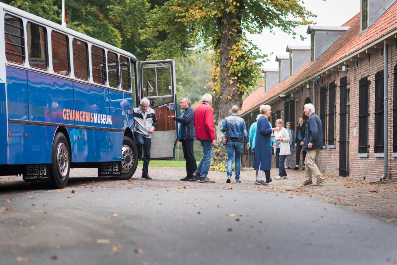 4p chalet TOLVE met 2 fietsen vlakbij natuurgebieden Drents Friese Wold, Fochteloërveen en gevangenisdorp Veenhuizen Oosterwolde  Buitenkant foto
